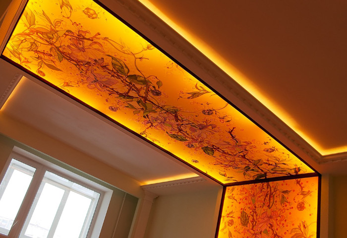 Wände streichen lichtdecke mit Motiv