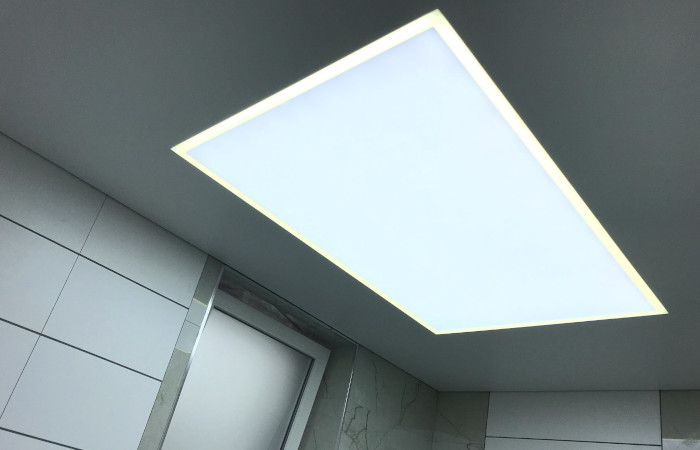 Lichtdecke matt bad